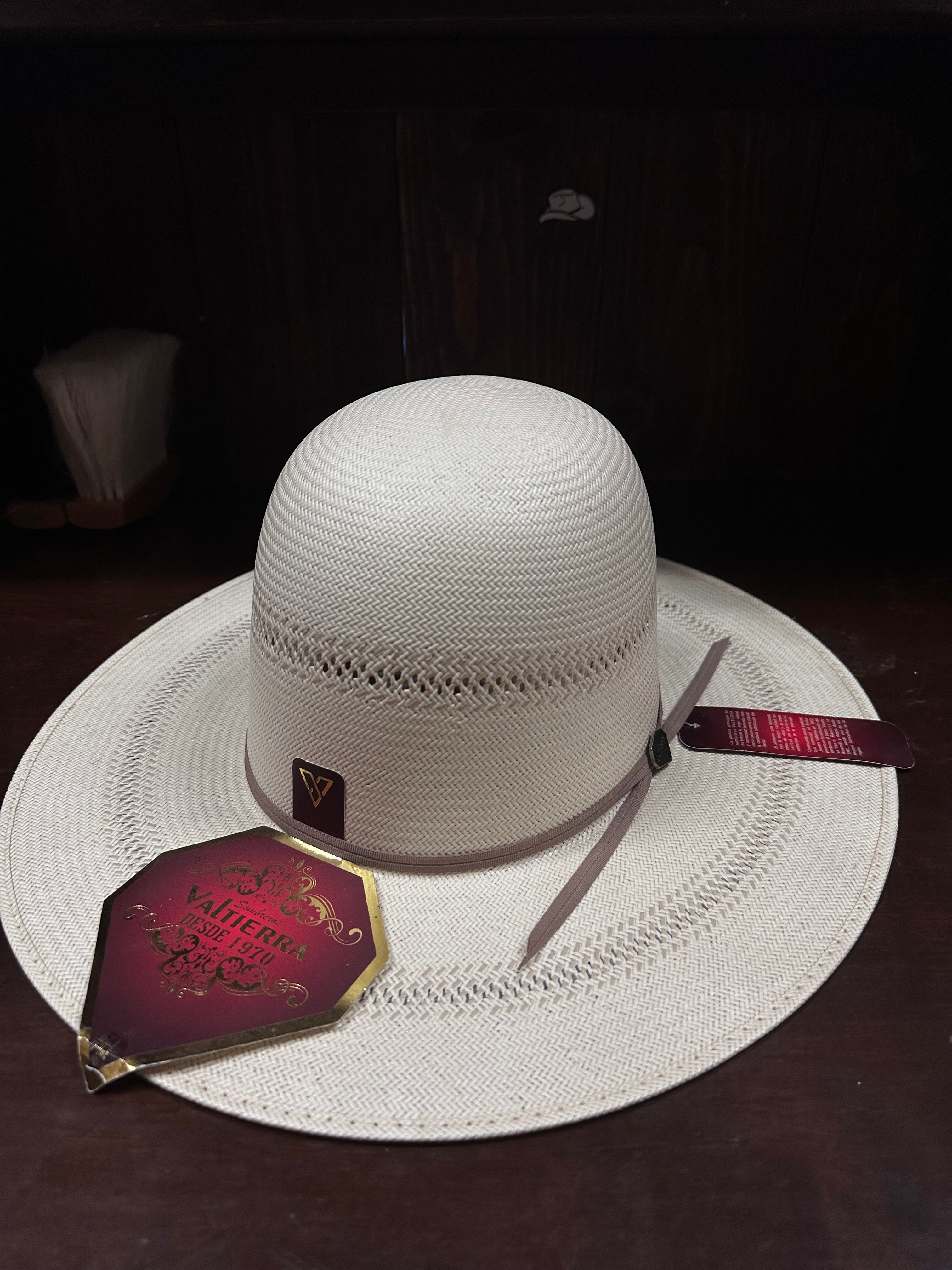 Valtierra Regular Crown Straw