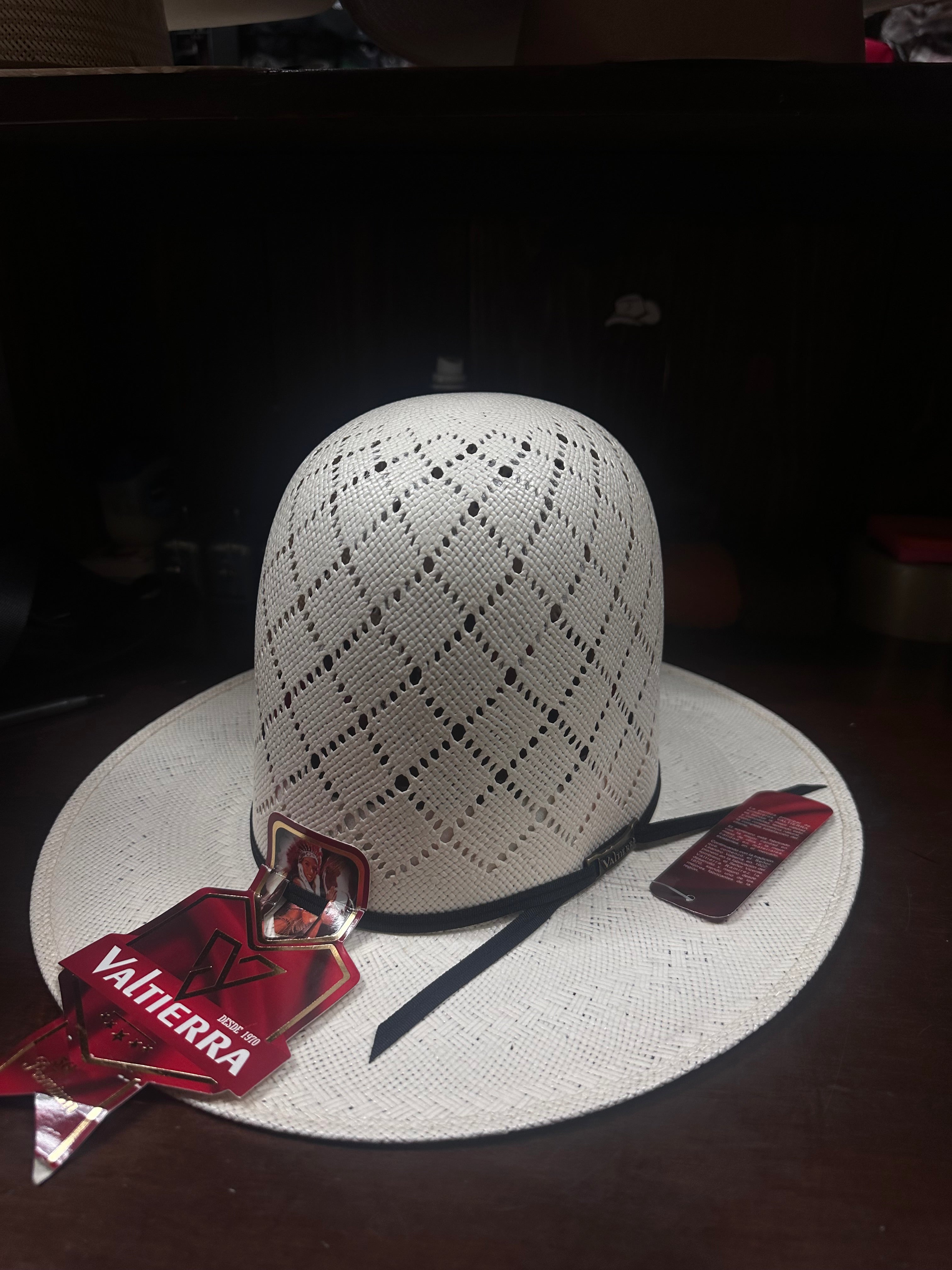 Tall Crown Valtierra Sol